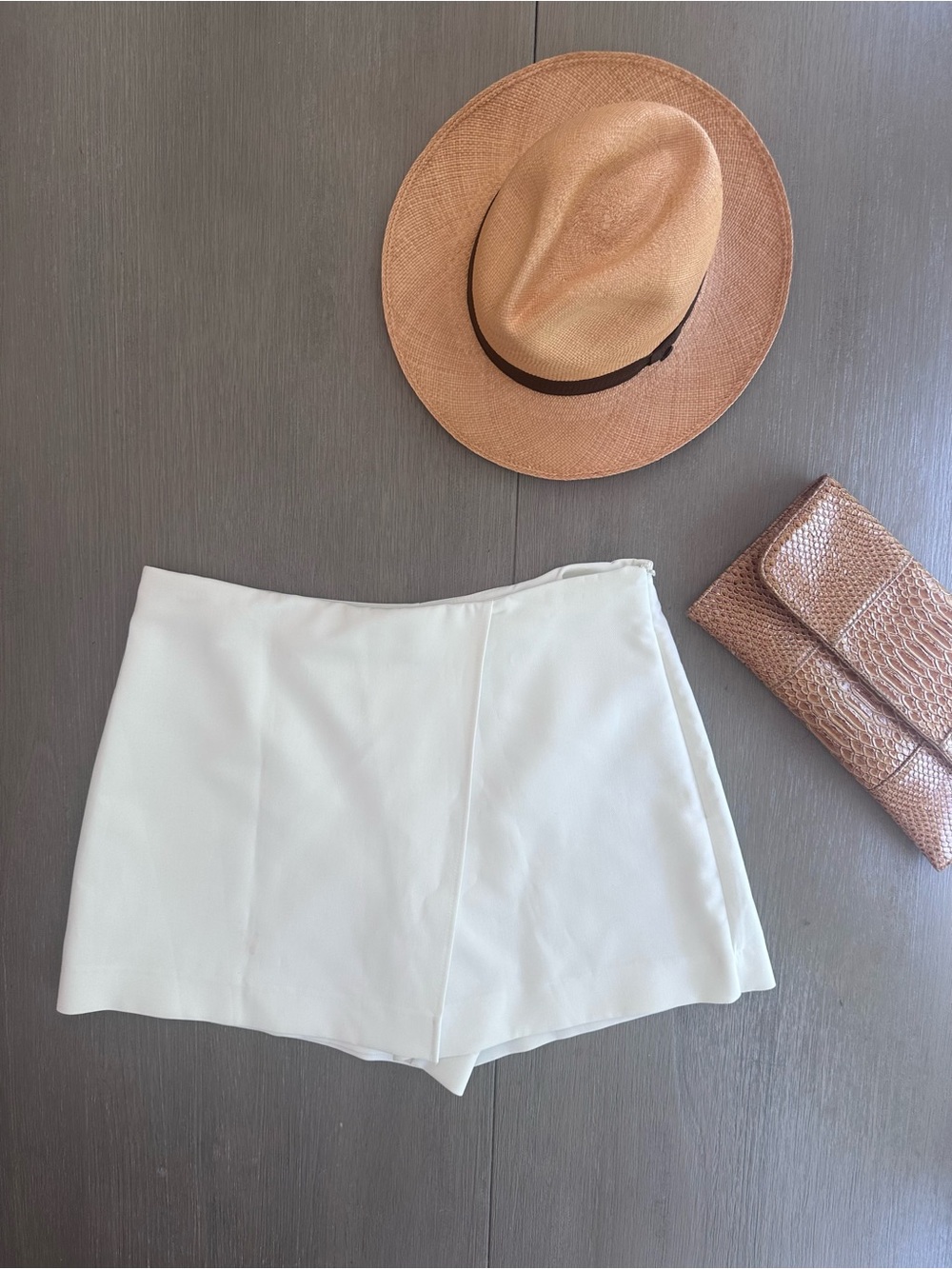 Zara Women’s Classic White Wrap-Front Skort